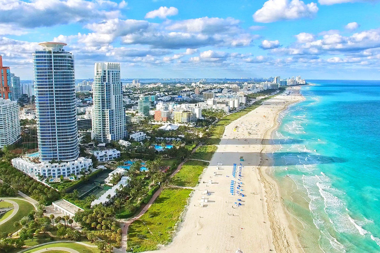 Imagem principal da matéria: GTA 6 invade o mundo real: Miami Beach dá sinal verde para Vice City após votação por 4 a 3