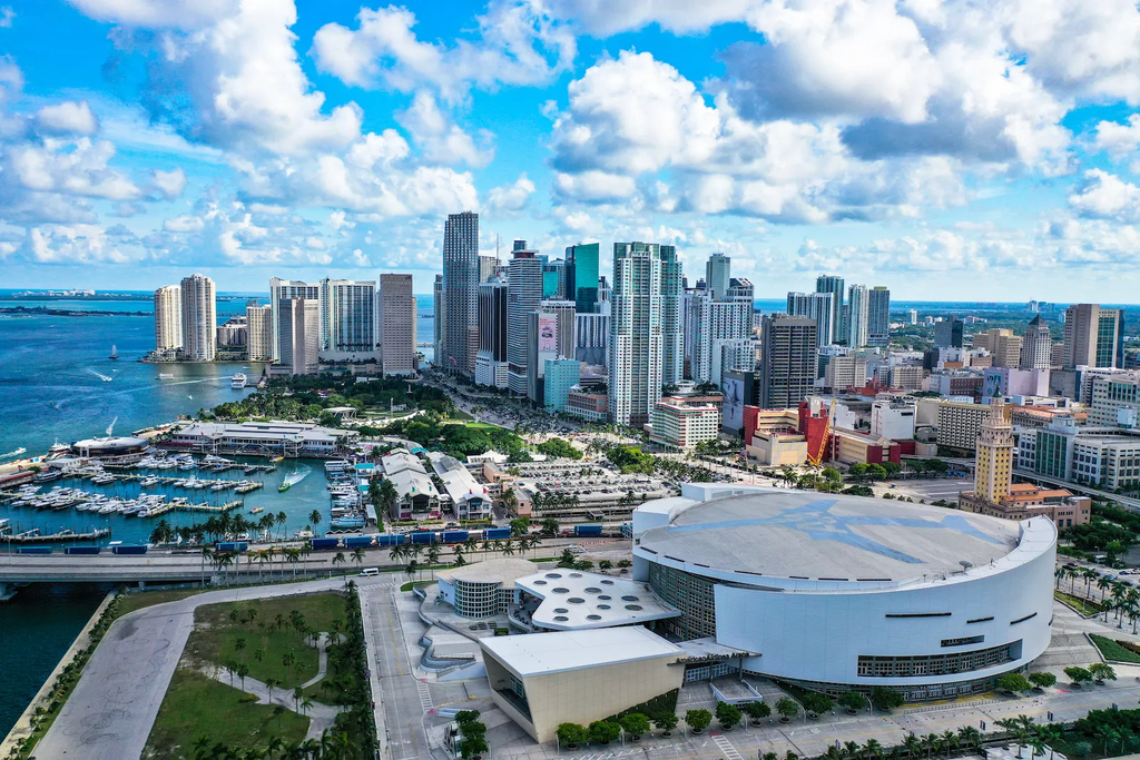 Imagem 5 da matéria: GTA 6 invade o mundo real: Miami Beach dá sinal verde para Vice City após votação por 4 a 3