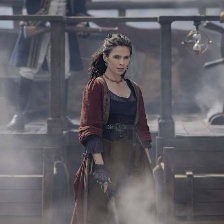 Imagem 2 da matéria: A Ilha do Tesouro está de volta: trailer revela série sombria com Hayley Atwell e David Oyelowo