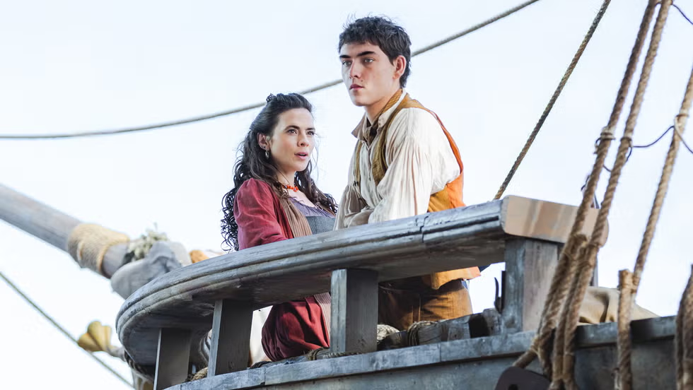 Imagem 4 da matéria: A Ilha do Tesouro está de volta: trailer revela série sombria com Hayley Atwell e David Oyelowo